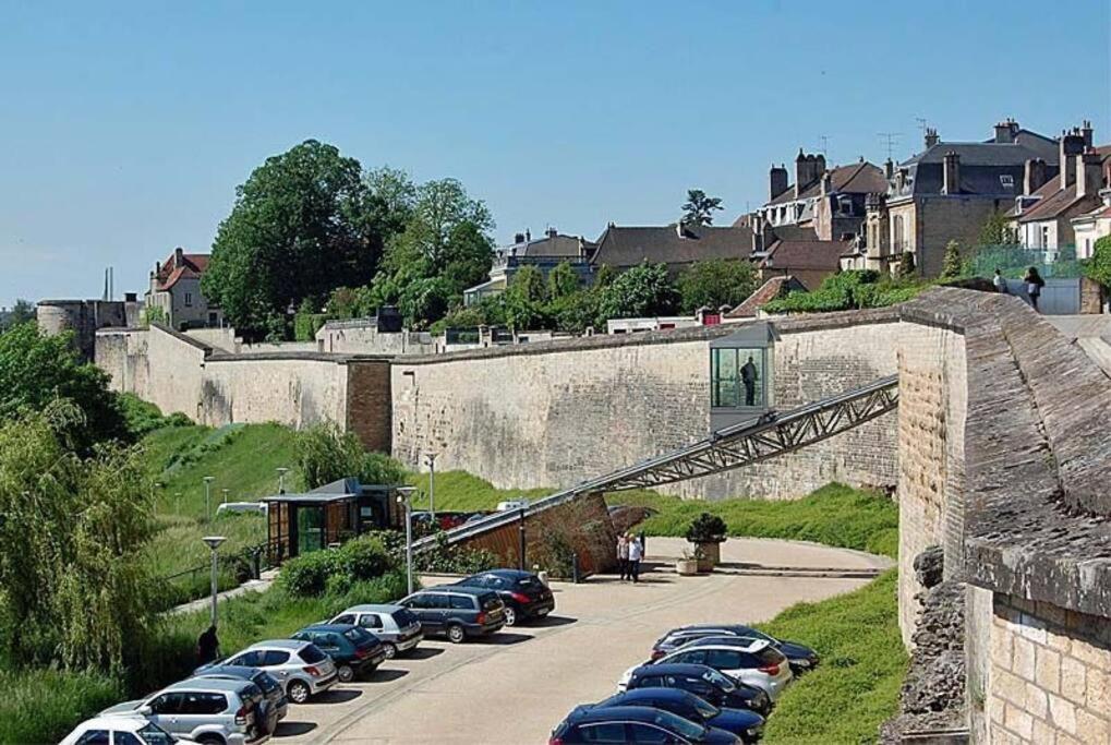 Appartement Proche Des Remparts Langres Exteriör bild